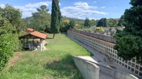 Na zelenici bo Okolje Piran uredilo 86 novih talnih žarnih 
grobov. 