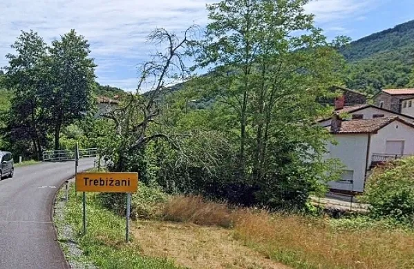 Kolesarjenje  od  Spodnje Branice  proti  Kodretom  se  je  v  nedeljo   
zaradi   41-letnega  Kraševca  spremenilo  v  pravo  dramo.  