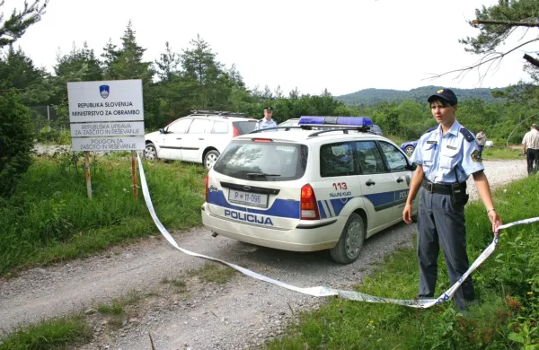 Poligon so poleti 2007 nekaj dni oblegali policisti in novinarji.