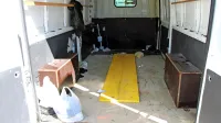 Policisti  so  sredi  junija  na  izvozu  z  avtoceste  pri  Senožečah  ustavili  
bel  kombi  fiat  ducato, v  tovornem  delu  pa  nato  odkrili  21  ilegalnih 
migrantov  iz Pakistana in  Indije (fotografija  je  simbolična).  