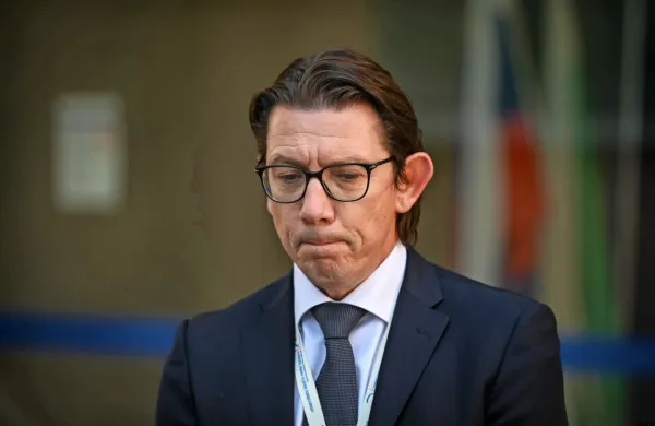 Zdaj že nekdanji generalni direktor UKC Jože Golobič je namreč 
minulo sredo odstopil, danes pa je še formalno predčasno končal 
mandat.