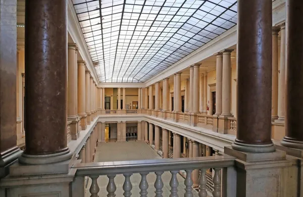 Na tržaškem sodišču se  je  začelo  sojenje zaradi  domnevnega  
posilstva,  ki se  je  zgodilo  lani septembra.  