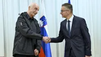 Ministrstvo za obrambo bo v sodelovanju z Boscarolovim podjetjem Timtec Defense izvedlo  projekt za oborožen kombiniran 
brezpilotni letalni sistem in projekt boj proti rojem brezpilotnih 
letalnih sistemov.