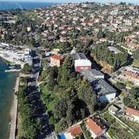 Fakulteta je podaljšala pomol, ki ga uporabljajo študentje navtike. 