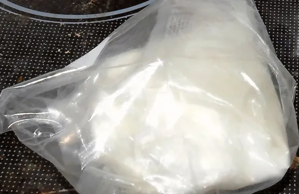 Policisti  so med  hišno preiskavo   našli  približno četrt  kilograma  
amfetaminov.  