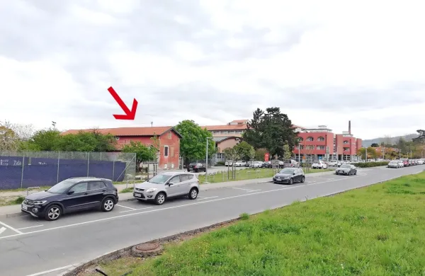 Na dražbi naj bi prodali sedem od osmih nepremičnin