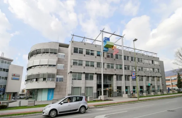 Uprava družbe Hit je prepričana, da napoved stavke temelji na 
zavajanju glede slabega socialno ekonomskega položaja igralniških delavcev.