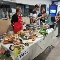 Njoki in &scaron;truklji v družbi s kubanskim kongrisom in ukrajinskim bor&scaron;čem