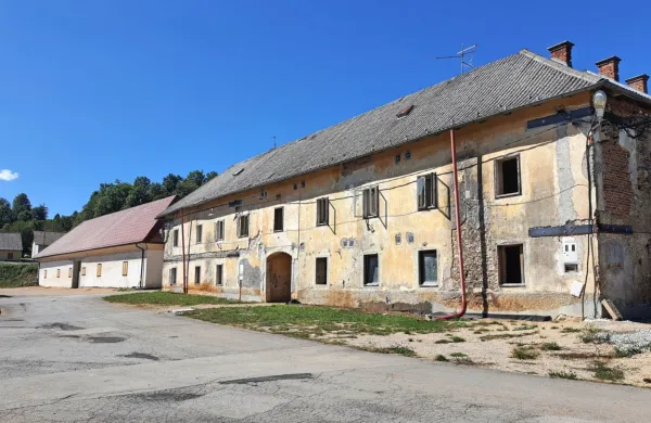 V propadajočem gradu iz 16. stoletja bo butični hotel z velnes in kongresnim centrom.