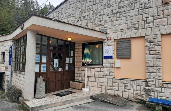 Jutri se bo začela prenova zdravstvenega doma v Sečovljah, ki naj 
bi po zagotovilih piranske občine trajala do konca leta. Foto vir: 
Občina Piran