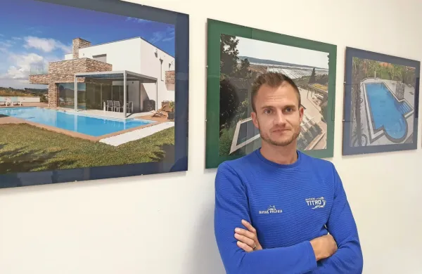 V podjetju Titro bazeni, ki ga vodita Rok Nemec in Valter Pečenko 
(na sliki), so v 32 letih naredili že okrog tisoč zidanih bazenov.