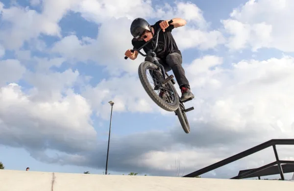 V koprskem skate parku se bodo konec tega tedna preizkusili BMX 
kolesarji. 