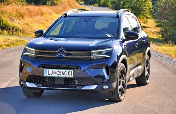 

Po štirih letih so Citroenovega športnega terenca Francozi nekoliko osvežili in ga vnovič postavili 
pred kupce.