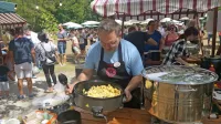 Priljubljeni masteršefovec, sicer inženir - Jeseničan Ljubislav 
Petrovski, je dokazal, da znajo  žlikrofe odlično postreči tudi 
mojstri izven Idrije. Škoda, ker jih po vsej Sloveniji ni mogoče 
kupiti. 