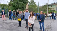Domačini in nevladniki (v ospredju Manuela Korečič) so Boydu in 
javnosti pojasnili, kaj pričakujejo od države, da zaščiti njihovo 
zdravje in okolje.  