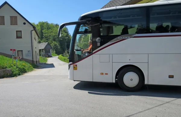 Za prevoze otrok v  šolo občina porabi skoraj pet odstotkov 
proračuna. Tega razlikovalni kriteriji financiranja občin skoraj ne 
upoštevajo.