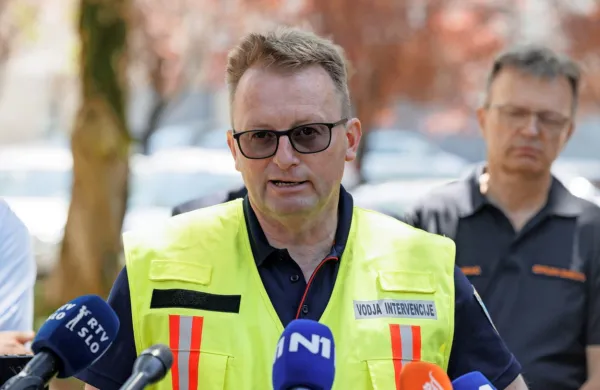 Vlada je danes razrešila generalnega direktorja Uprave za zaščito 
in reševanje Darka Buta in na njegovo mesto kot v. d. imenovala 
Leona Behina (na fotografiji).