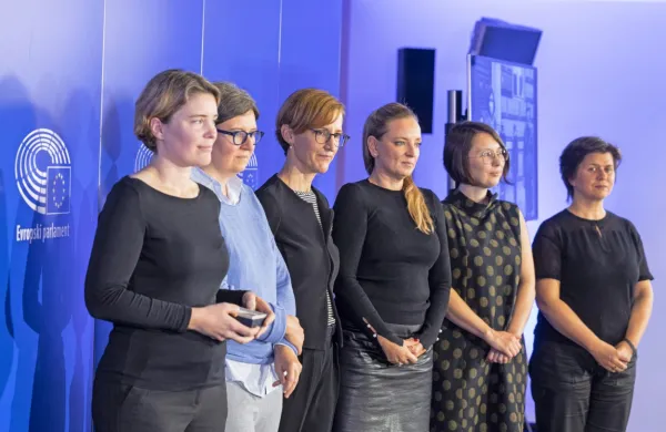 Članicam Pravne mreže za varstvo demokracije so v Hiši EU v 
Ljubljani danes slovesno podelili nagrado Evropskega parlamenta 
Državljan Evrope za leto 2022.