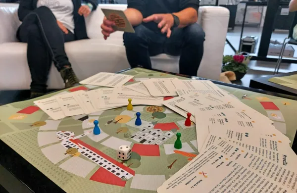 Včeraj so predstavili testno verzijo nove družabne igre, ki jo bodo 
s pomočjo učencev in dijakov nadgrajevali. 