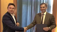 Direktor podjetja Makro 5 Igor Hvastja in novogoriški župan  
Klemen Miklavič