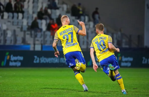 Koprčani  zdaj za Olimpijo, ki ima še tekmo v dobrem, zaostajajo 
šest točk, Maribor pa 13.