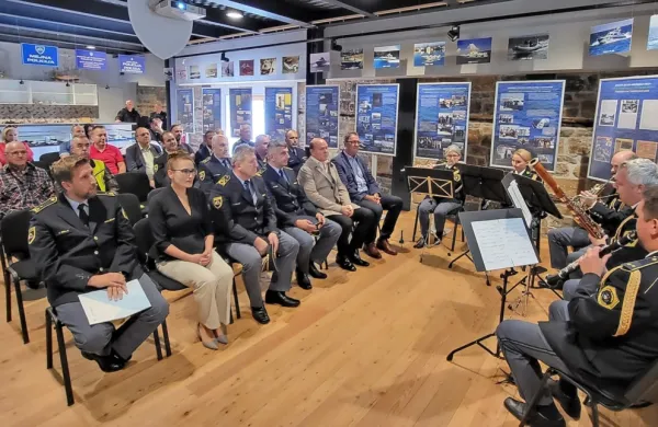 Od za&scaron;čitnika do pomorskega policista