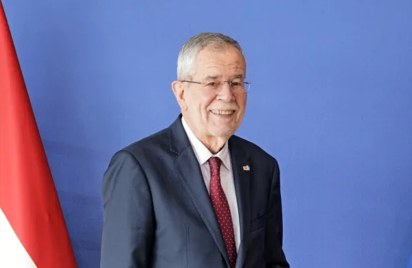 Avstrijski predsednik Alexander Van der Bellen je na današnjih 
volitvah osvojil nov mandat.