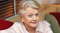 Angela Lansbury se je poslovila  le tri dni pred svojim 97. rojstnim 
dnevom.