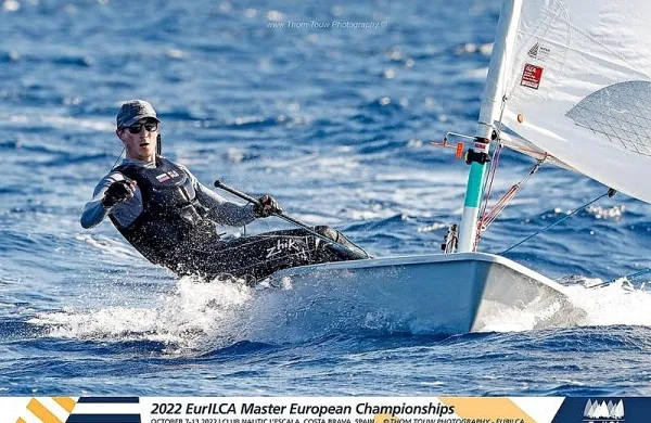 Matej Valič evropski prvak v razredu ILCA 7 Master