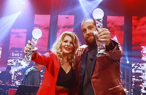 Mariborski raper Emkej je dobil nagrado za najboljšo skladbo, 
Neisha pa za najboljšo izvedbo.
