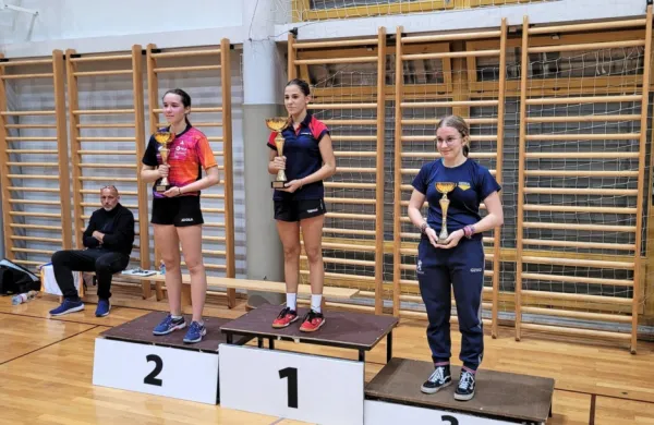 Najboljše mladinke (z leve): Enya Moltara, Primorka Sara Tokić in 
Ema Crnković.