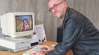 Sergej Hvala se je v Računalniškem muzeju v Ljubljani soočil s Hugom, ki ga je nekoč kot mnogi preziral.  Danes  malemu trolu iz 
priljubljene televizijske oddaje priznava precej zaslug pri približevanju  videoiger širnemu občinstvu. 