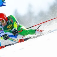 Za Slovenijo bi moral biti vrhunec otvoritve sezone svetovnega 
pokala jutri - z nastopom srebrnega olimpijca Žana Kranjca.