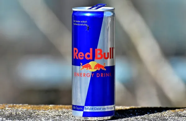 V 78. letu starosti je v soboto umrl ustanovitelj podjetja Red Bull 
Dietrich Mateschitz.