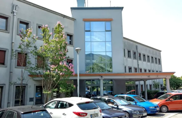 Ker v Novi Gorici niso potrdili povišanja cen, je podjetje Vodovodi 
in kanalizacija v resnih denarnih težavah. Treba se bo dogovoriti, 
sicer ga lahko povišani stroški potopijo. 