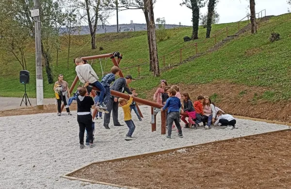 Odprli so novo igri&scaron;če v &Scaron;portnem parku Java