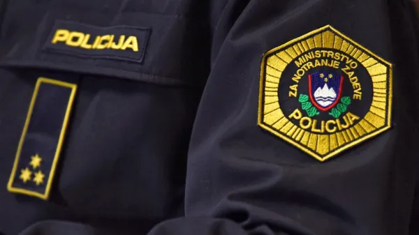 V okolici Nove Gorice odjeknili streli, streljali so tudi policisti