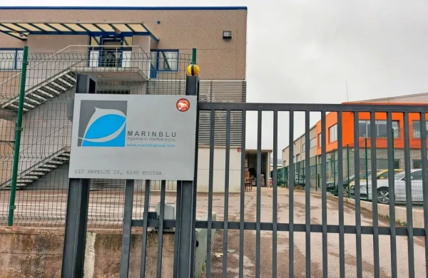 V podjetjih  Marinblu  in  Selea  naj  bi  po  ugotovitvah  kriminalistov  
pravice  kršili 24  delavcem.  