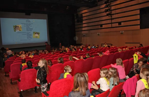 Počitnice s filmi za mlade