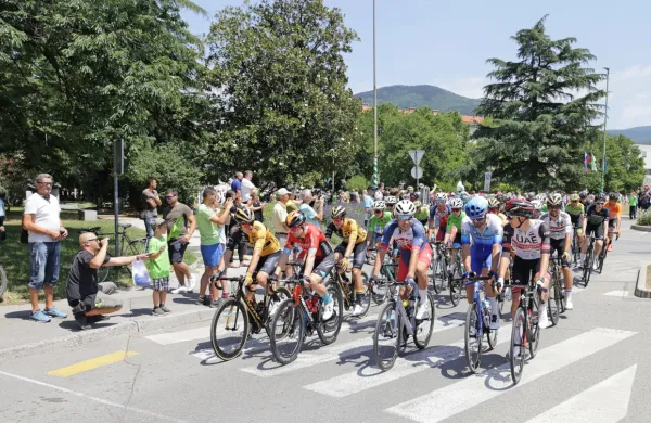 Največji dogodek za domače  kolesarje je bil start etape dirke po 
Sloveniji v Novi Gorici.