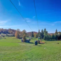Lokve so v jesenskih barvah gozda prava paša za oči, pa tudi oaza miru in čistega zraka, ki vabi na sprehode, planinarjenje in kolesarjenje po številnih poteh in gozdnih cestah.