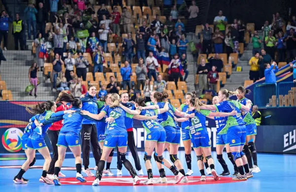 Slovenija je zmagala proti favorizirani Danski z 28:26.