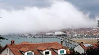 Megla se včasih zapodi nad koprsko pristanišče.
