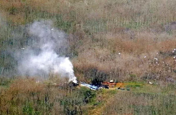  Na območju mesta Apricena na jugu Italije je  v nesreči helikopterja 
umrlo sedem ljudi, med njimi  štiričlanska družina iz Slovenije.