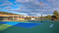Tenis center v Portorožu je ugasnil - najemniku je potekla pogodba 
za najem igrišč, Terme Čatež je niso obnovile.