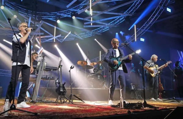 Ma kot   Pink Floyd! je ob pogledu na svetlobne efekte in razkošen 
oder   navdušeno pomislil marsikdo. Platana so ga v družbi članov 
Gedore odlično obvladali. 