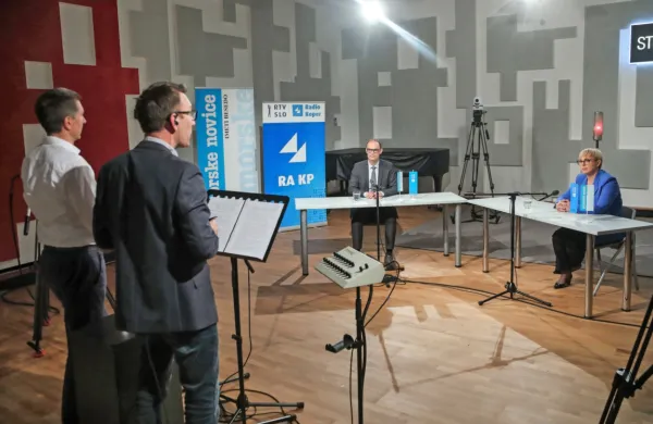 Primorska medija,  Radio Koper in časnik Primorske novice,  sta v 
zadnjem tednu pred dokončnim obračunom na voliščih pripravila 
soočenje  z obema predsedniškima kandidatoma, Natašo Pirc 
Musar in Anžetom Logarjem.