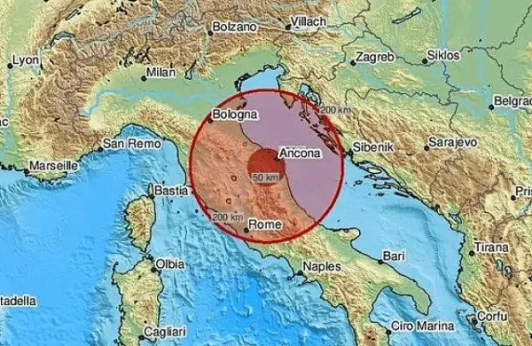 Središče potresa je bilo v morju, 64 kilometrov vzhodno od 
Riminija, na globini 10 kilometrov.

