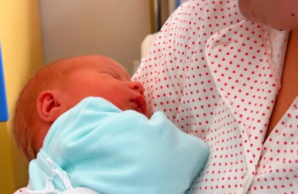 Pediatrična klinika UKC Ljubljana se v oktobru sooča z dodatnim 
povečanjem števila okužb z respiratornim sincicijskim virusom 
(RSV), okužba s katerim je nevarna za majhne otroke.
