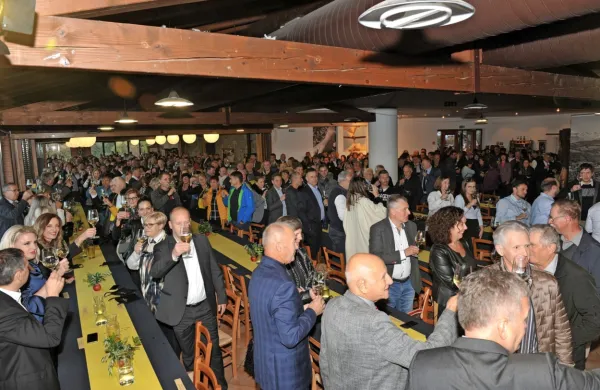 V Kleti Brda so prvič po letu 2019 priredili srečanje s poslovnimi  
partnerji, zadružniki in prijatelji briškega vina.